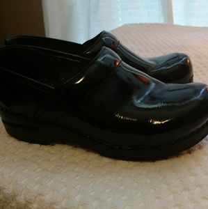 Dansko professional patton clogs
